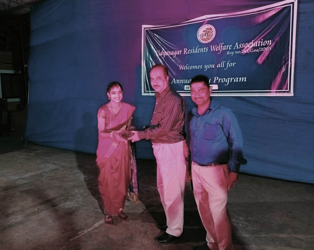 Prize distribution at the annual day.