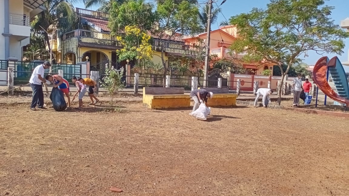 Drive in progress through Sidharth Colony.