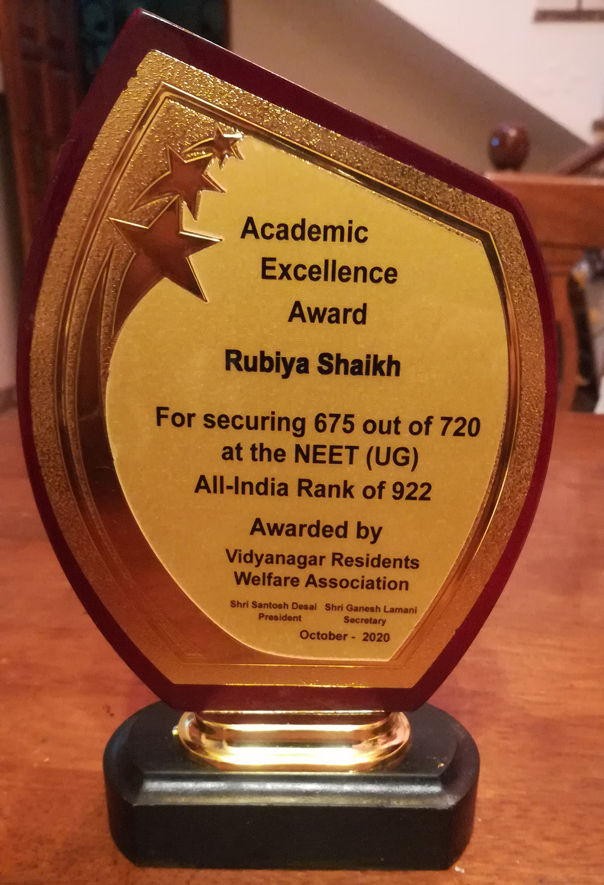 Award given to Rubiya Shaikh- for securing. 675/720 at NEET exams & All India rank of 922.