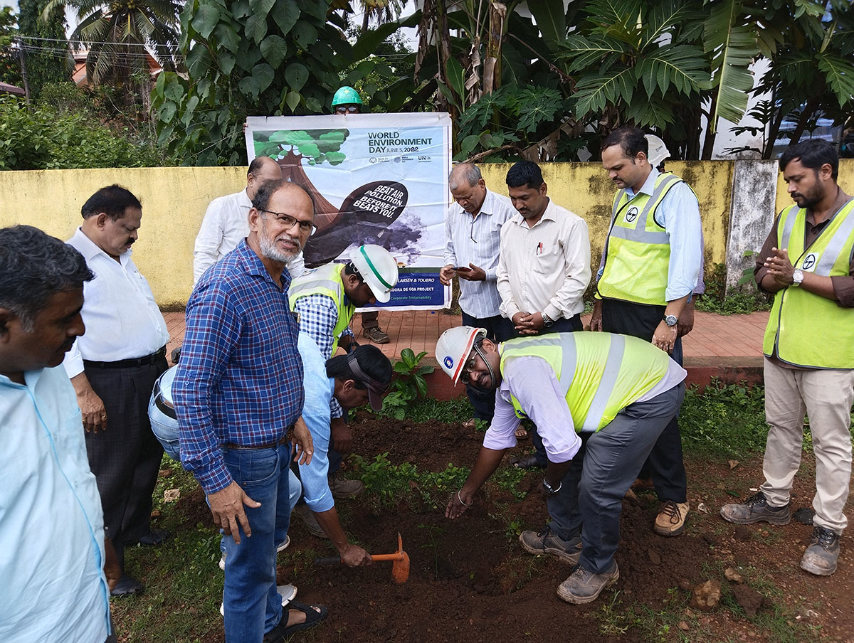 Seen here is President and Ex-President of Vidyanagar Residents Welfare Association; Shri Monesh Meti and Shri Santosh Desai (checked blue shirt),  Shri L.T. Naik (white shirt), Shri Rajaram Patil, Association Secretary Shri Ganesh Lamani (right), and other members of the L&T team while planting a sapling in Sidharth colony of Vidyanagar.