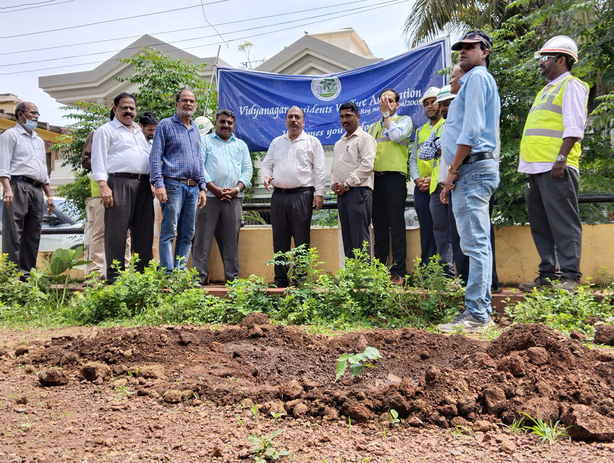 Seen here (from left) is association member, L.T. Naik, Ex-President Shri Santosh Desai, Vidyanagar Residents Welfare Association; President Shri Monish Meti, Mr.Jayant Prabhakar Gosavi, Project Manager,  L&T Ltd., Adora De Goa Project, association secretary Shri Ganesh Lamani (on the right)and other members of L&T team.