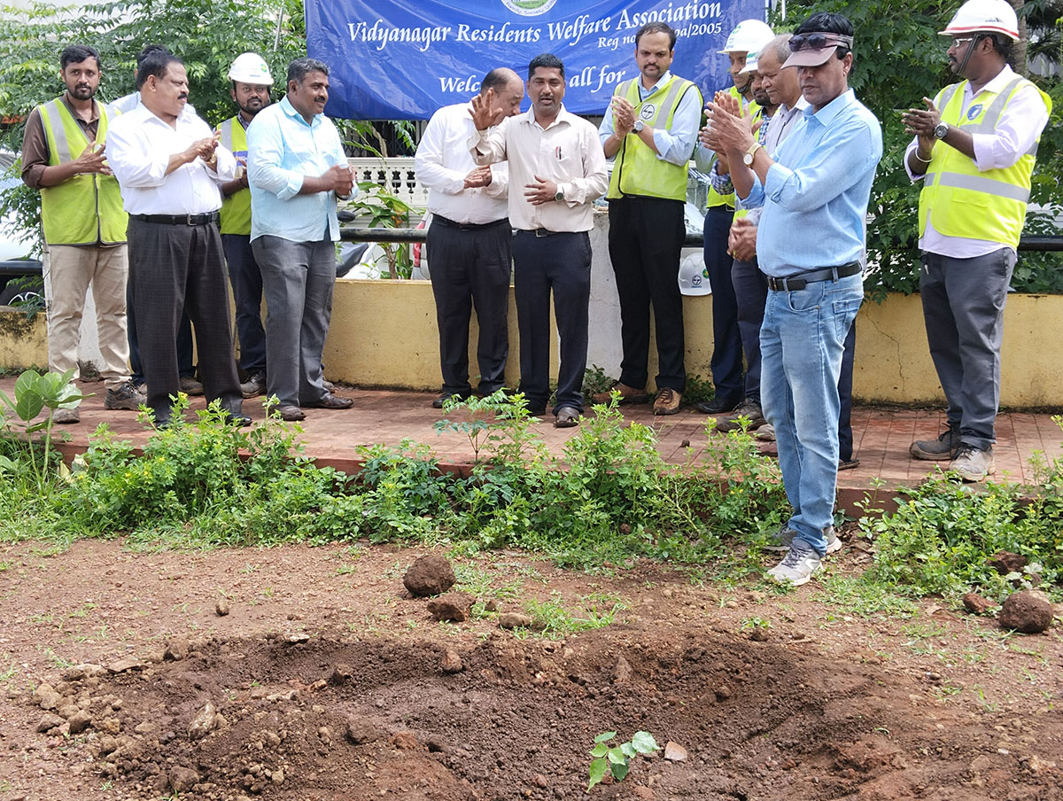 Seen here (from left) is association member, L.T. Naik, Ex-President Shri Santosh Desai, Vidyanagar Residents Welfare Association; President Shri Monish Meti, Mr.Jayant Prabhakar Gosavi, Project Manager,  L&T Ltd., Adora De Goa Project, association secretary Shri Ganesh Lamani (on the right)and other members of L&T team.