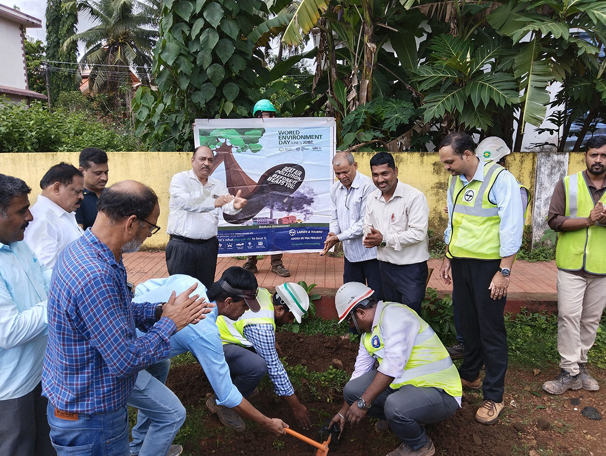 Seen here is Ex-President of Vidyanagar Residents Welfare Association; Shri Santosh Desai (checked blue shirt), President Shri Monish Meti (extrem left), Shri L.T. Naik, Shri Surendra Naik, Shri Jayant Prabhakar Gosavi, Project Manager,  L&T Ltd., Adora De Goa Project (white shirt), Shri Rajaram Patil, Association Secretary Shri Ganesh Lamani (right), and other members of the L&T team.