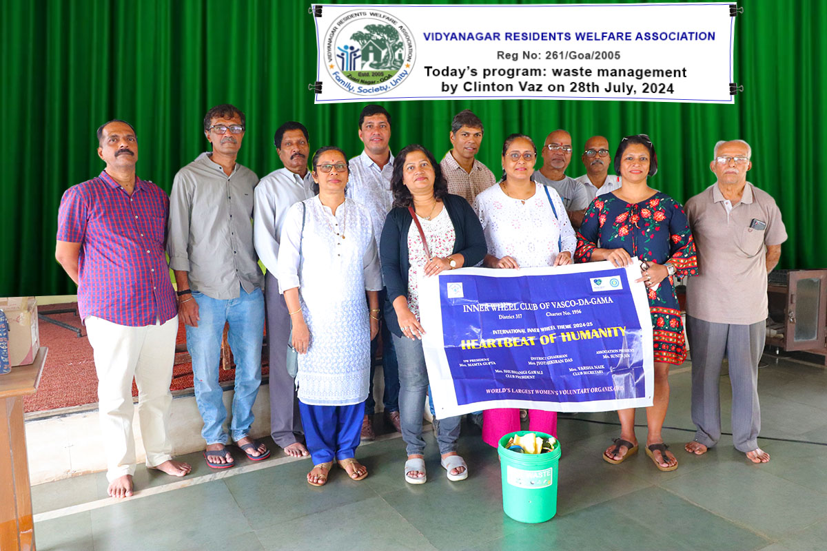 All participants at the talk on waste management along with Clinton Vaz (middle) and of course Valmiki Nayak who took the photograph.