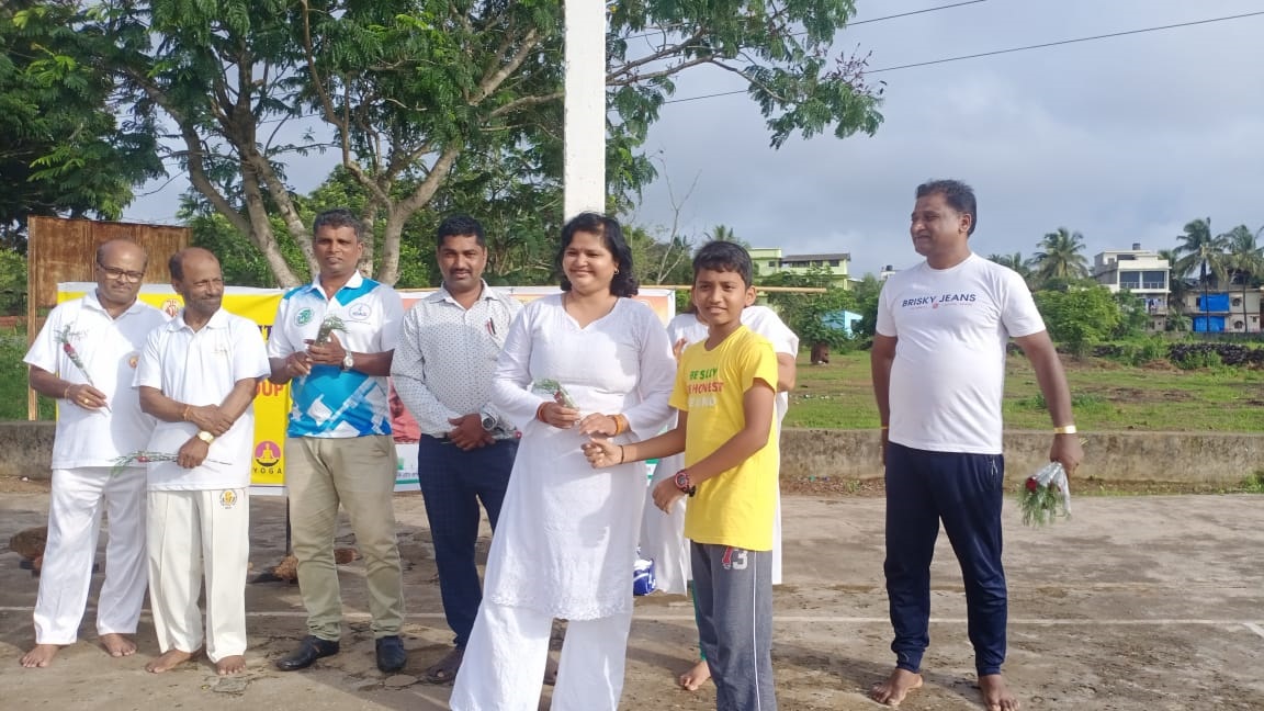 Felicitation of Yoga instructors of the Vidyanagar Yoga Group for conducting the International Yoga Day at M.E.S. College Basketball court on 19-Jun-2022.